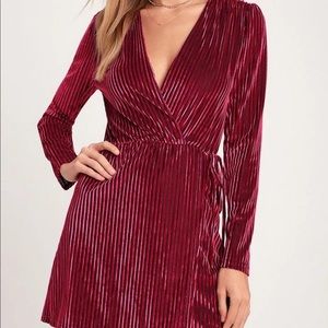 NWOT Lulu’s Magenta Pink and Black Dress